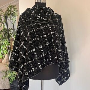 NWT Black and White Plaid Women's Cape